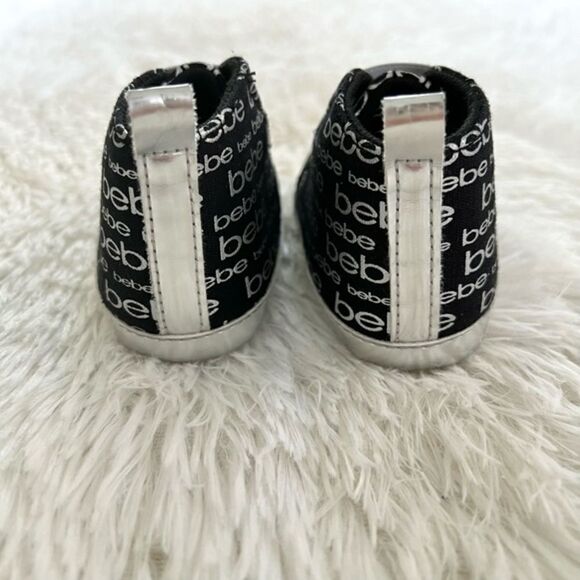 bebe Baby Crib Sneakers Size 2 (3-6 months) - Picture 5 of 11